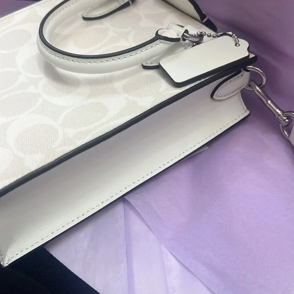 🆕🛍️Coach 🛍️🆕 - Picture 13 of 17